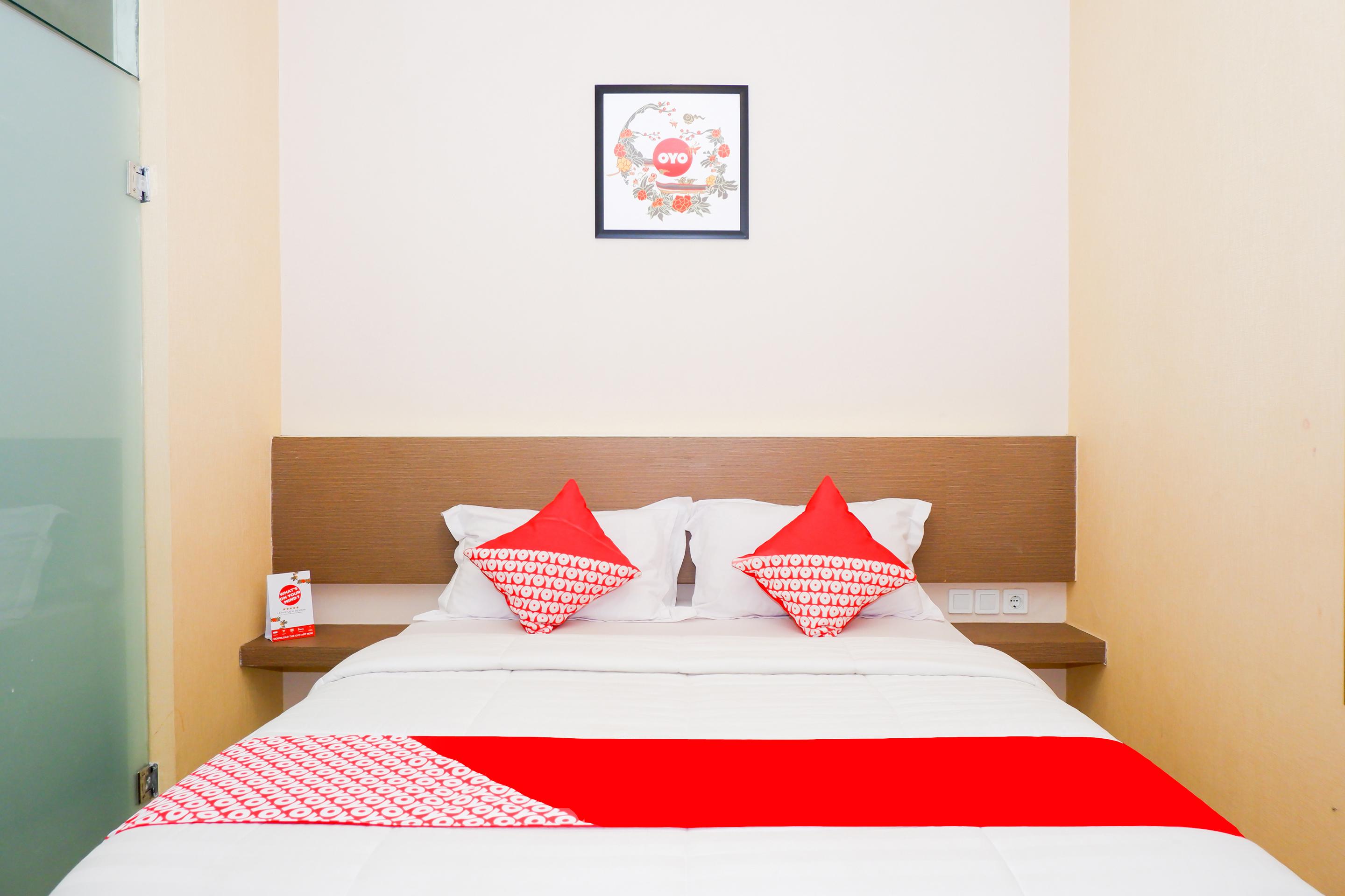 Oyo 379 Grand Mundu Hotel Semarang Bagian luar foto